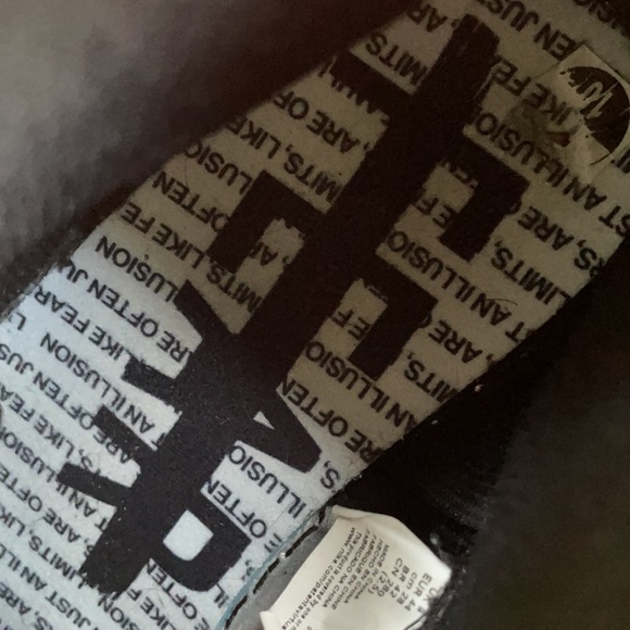 Air Jordan 1 Retro High “Fearless” UNC CHICAGO - Picture 8 of 10